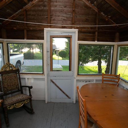 Fun Place With A Sandy Beach For Swimming, Boating, And Fishing, Featuring 3 Available Cabins Fenelon Falls Exterior photo