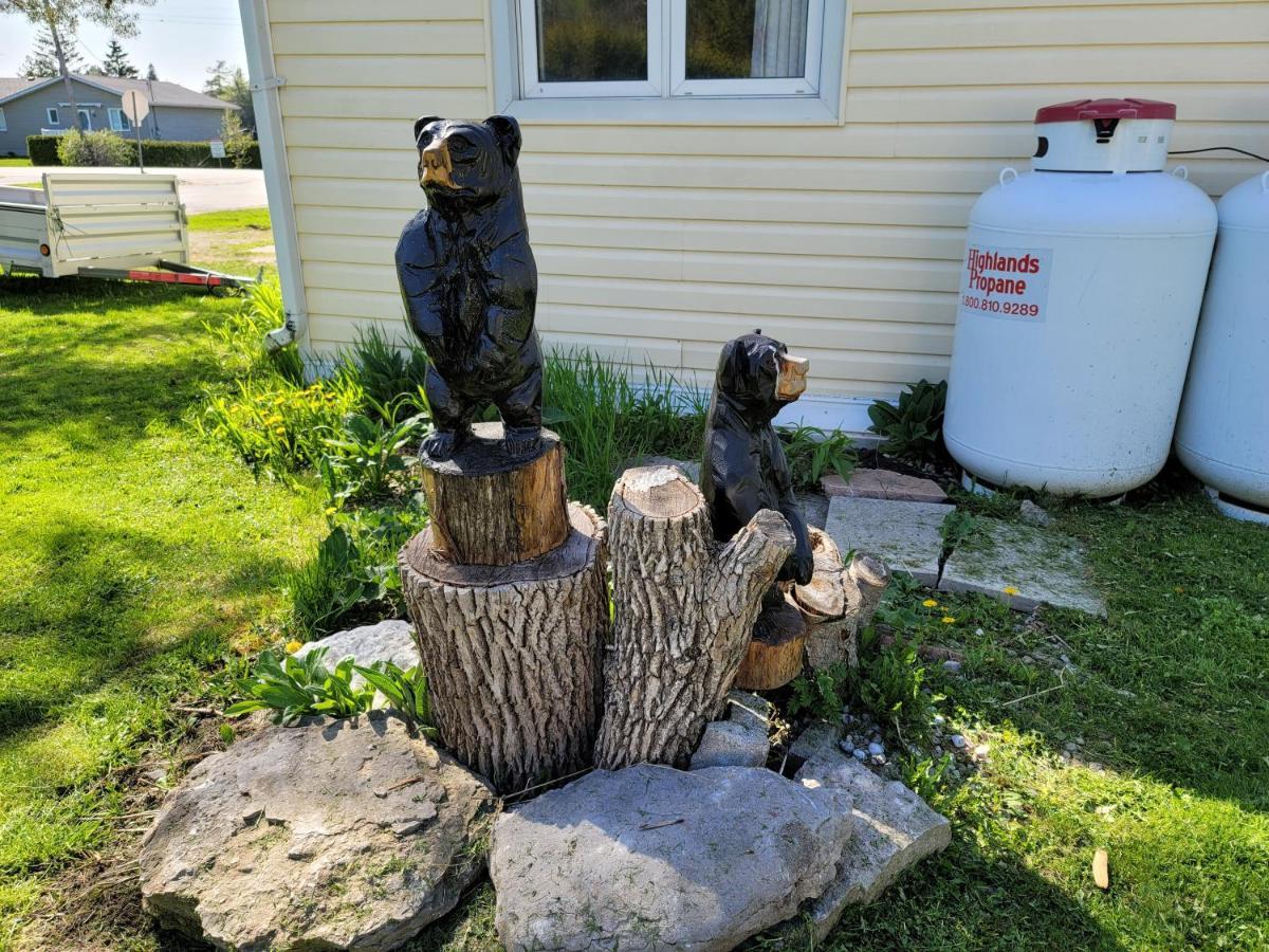 Fun Place With A Sandy Beach For Swimming, Boating, And Fishing, Featuring 3 Available Cabins Fenelon Falls Exterior photo