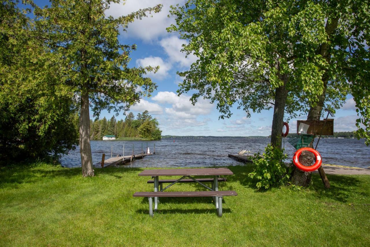 Fun Place With A Sandy Beach For Swimming, Boating, And Fishing, Featuring 3 Available Cabins Fenelon Falls Exterior photo