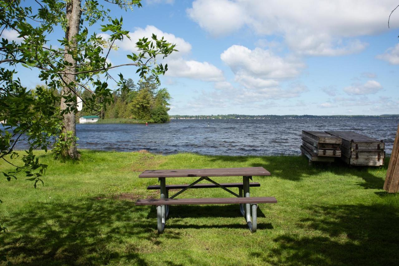 Fun Place With A Sandy Beach For Swimming, Boating, And Fishing, Featuring 3 Available Cabins Fenelon Falls Exterior photo