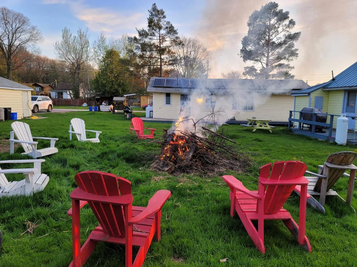 Fun Place With A Sandy Beach For Swimming, Boating, And Fishing, Featuring 3 Available Cabins Fenelon Falls Exterior photo