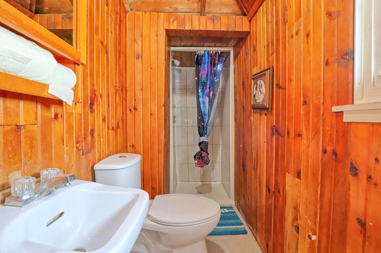 Fun Place With A Sandy Beach For Swimming, Boating, And Fishing, Featuring 3 Available Cabins Fenelon Falls Exterior photo