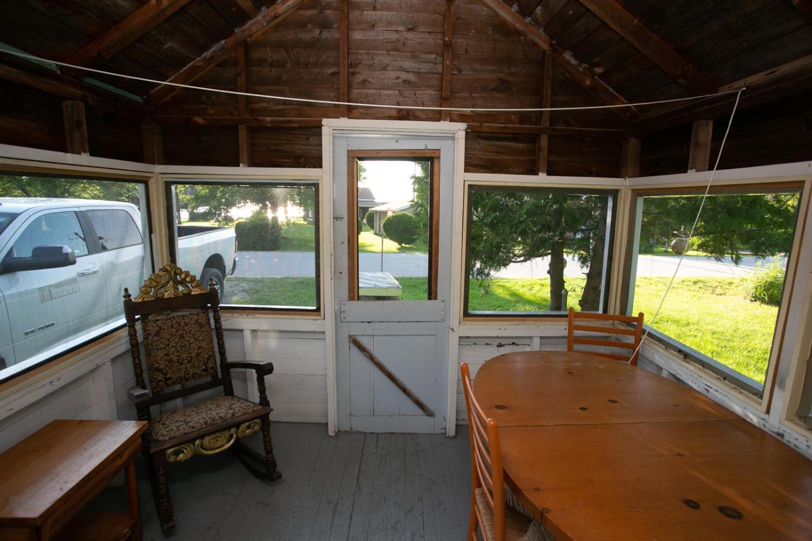 Fun Place With A Sandy Beach For Swimming, Boating, And Fishing, Featuring 3 Available Cabins Fenelon Falls Exterior photo