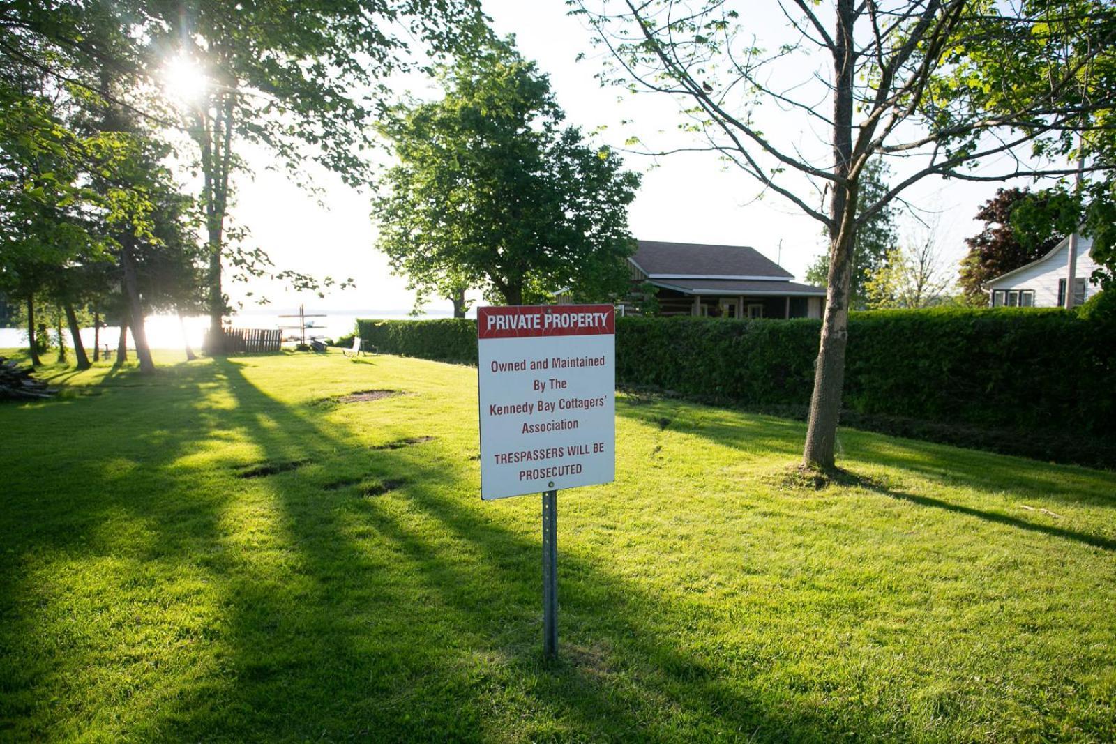 Fun Place With A Sandy Beach For Swimming, Boating, And Fishing, Featuring 3 Available Cabins Fenelon Falls Exterior photo