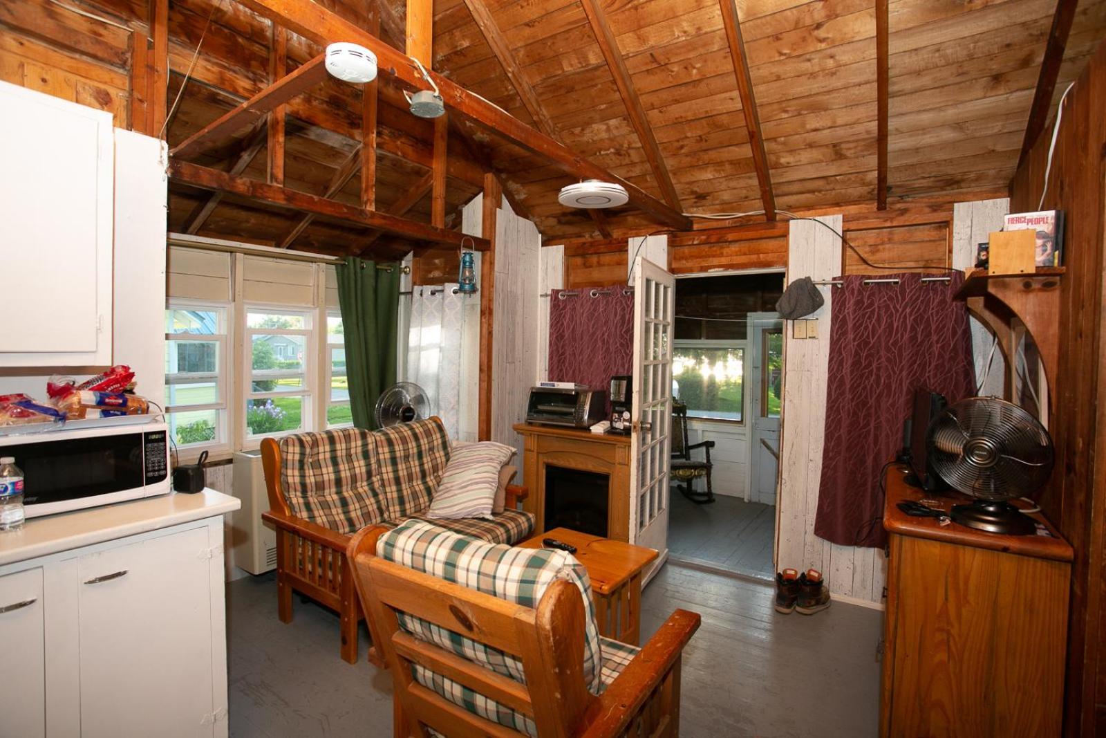 Fun Place With A Sandy Beach For Swimming, Boating, And Fishing, Featuring 3 Available Cabins Fenelon Falls Exterior photo