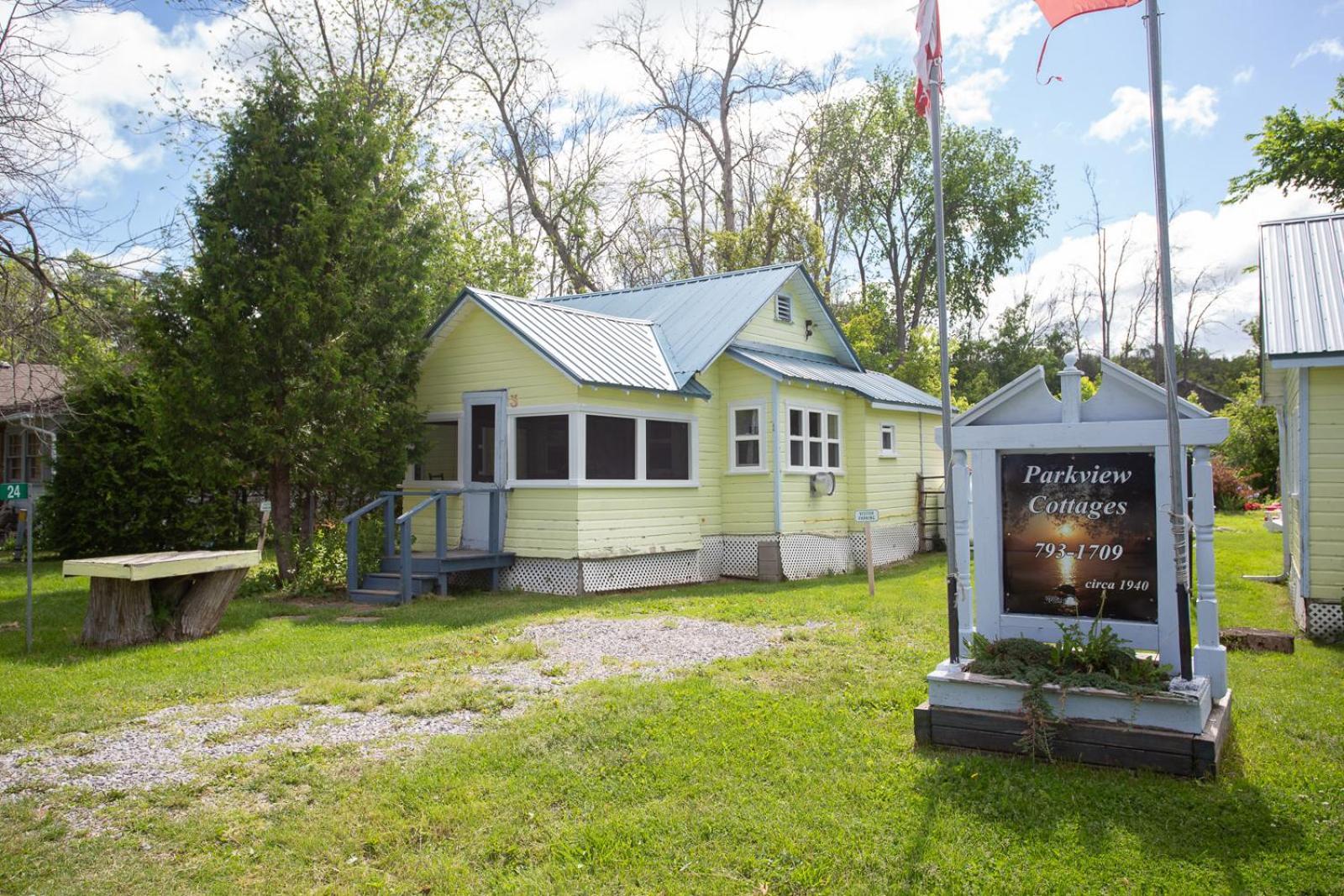 Fun Place With A Sandy Beach For Swimming, Boating, And Fishing, Featuring 3 Available Cabins Fenelon Falls Exterior photo