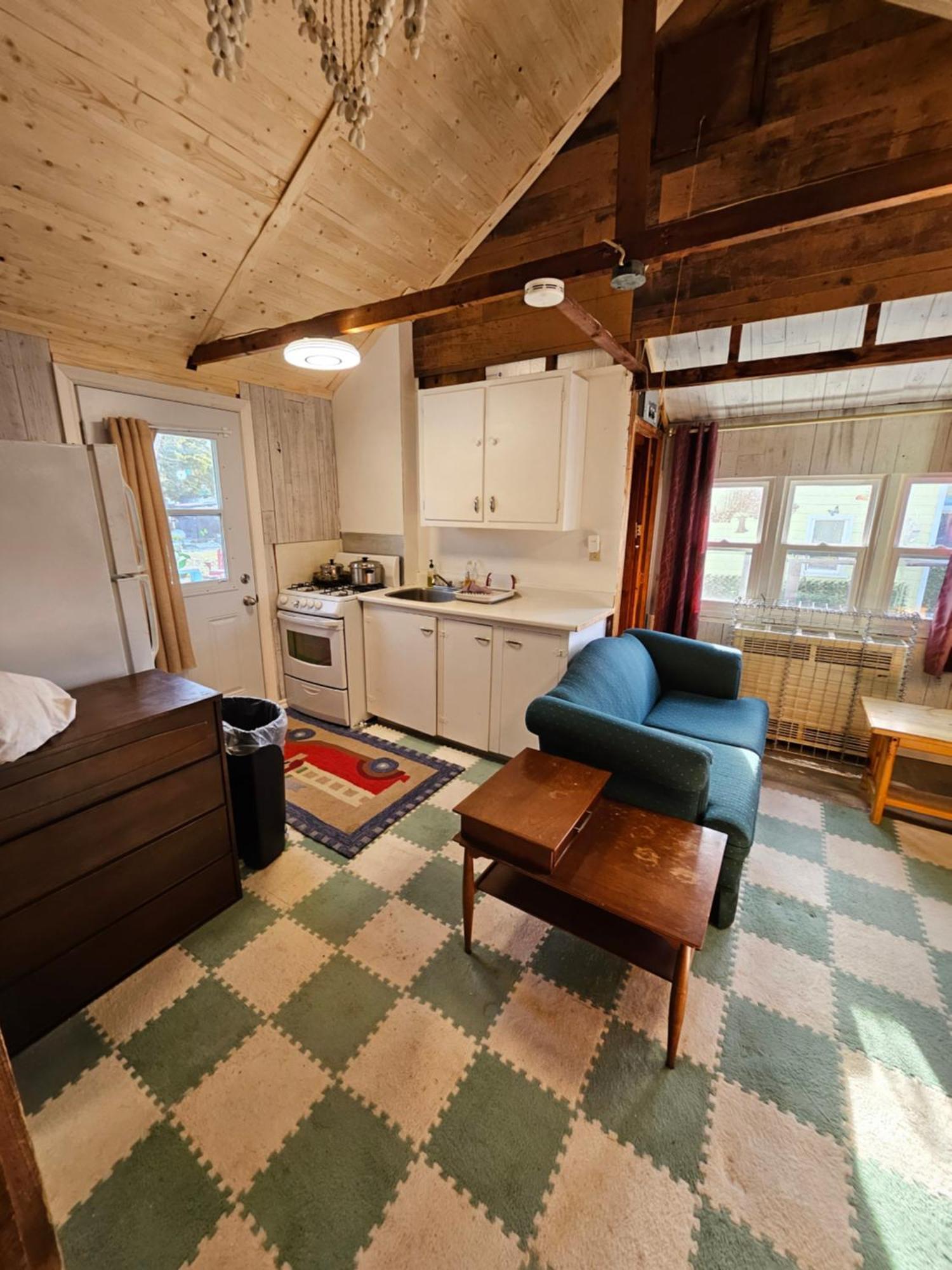 Fun Place With A Sandy Beach For Swimming, Boating, And Fishing, Featuring 3 Available Cabins Fenelon Falls Exterior photo