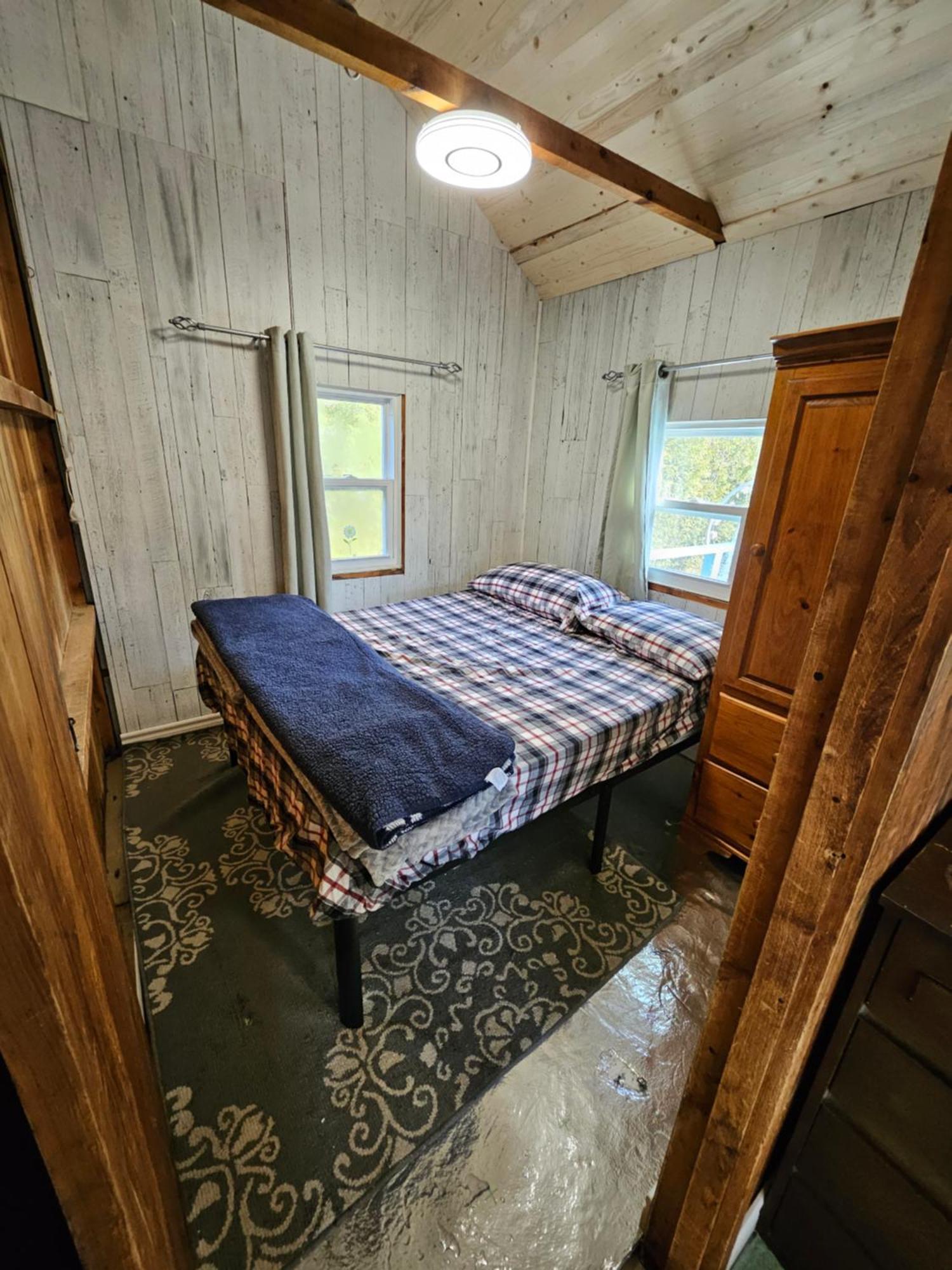 Fun Place With A Sandy Beach For Swimming, Boating, And Fishing, Featuring 3 Available Cabins Fenelon Falls Exterior photo