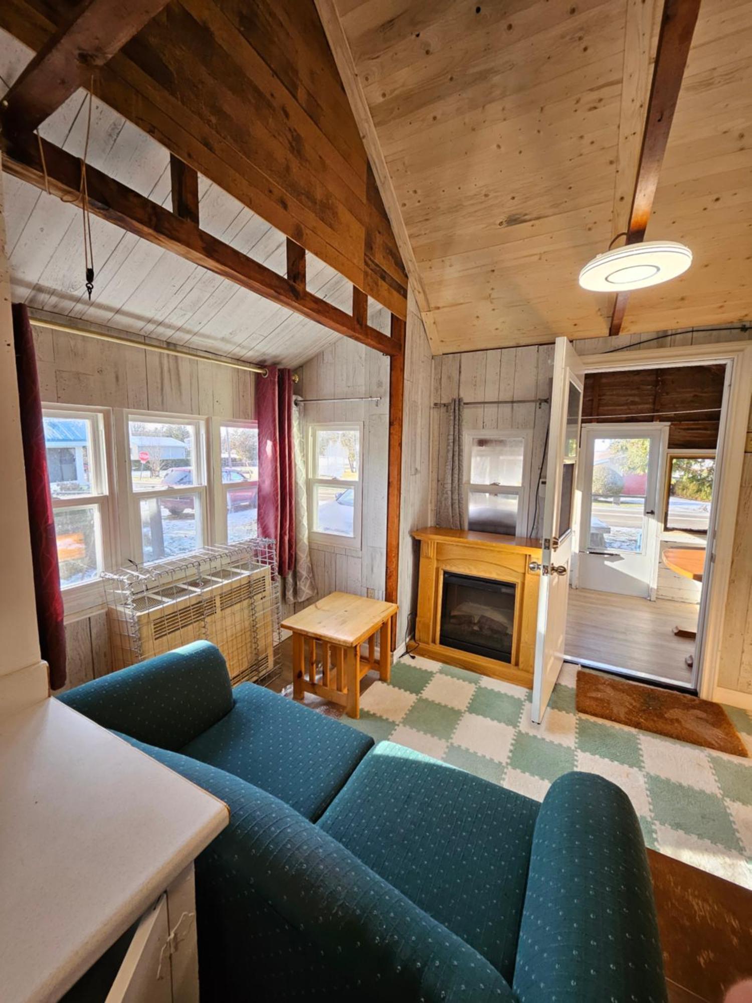 Fun Place With A Sandy Beach For Swimming, Boating, And Fishing, Featuring 3 Available Cabins Fenelon Falls Exterior photo
